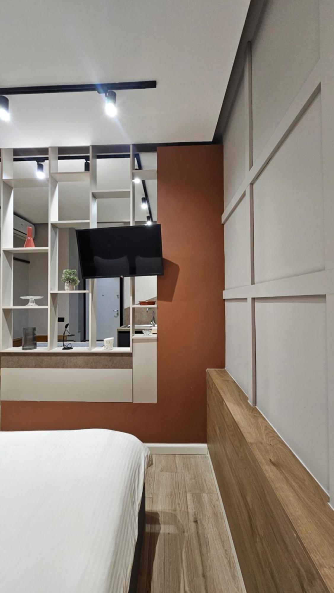 Tam Serviced Studio Apartments Next To Blloku Tiranë Ngoại thất bức ảnh