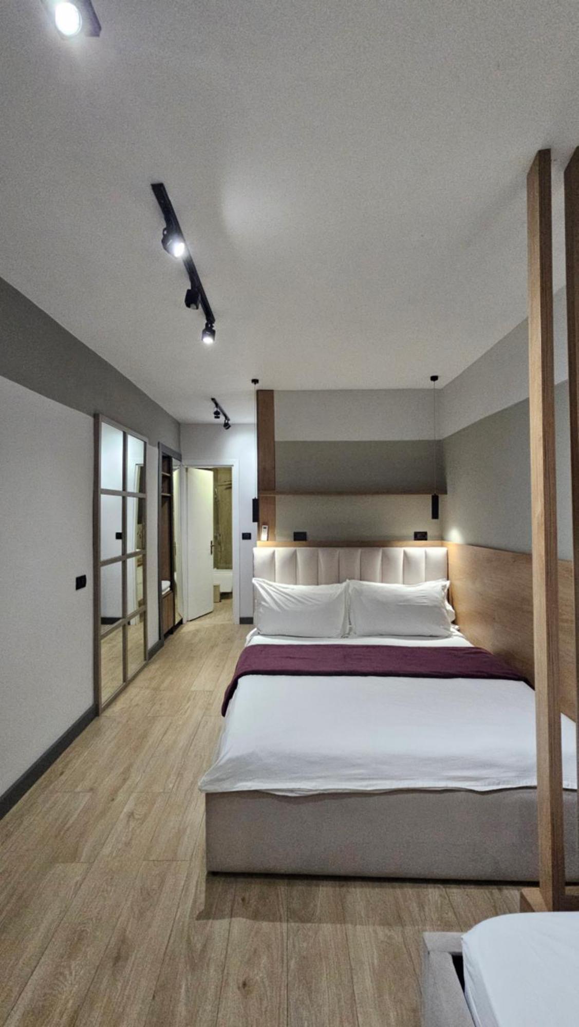 Tam Serviced Studio Apartments Next To Blloku Tiranë Ngoại thất bức ảnh