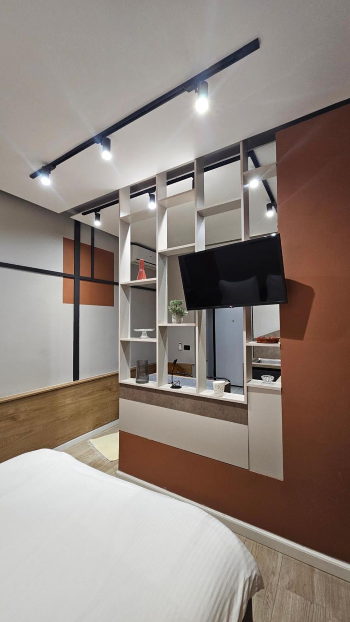 Tam Serviced Studio Apartments Next To Blloku Tiranë Ngoại thất bức ảnh