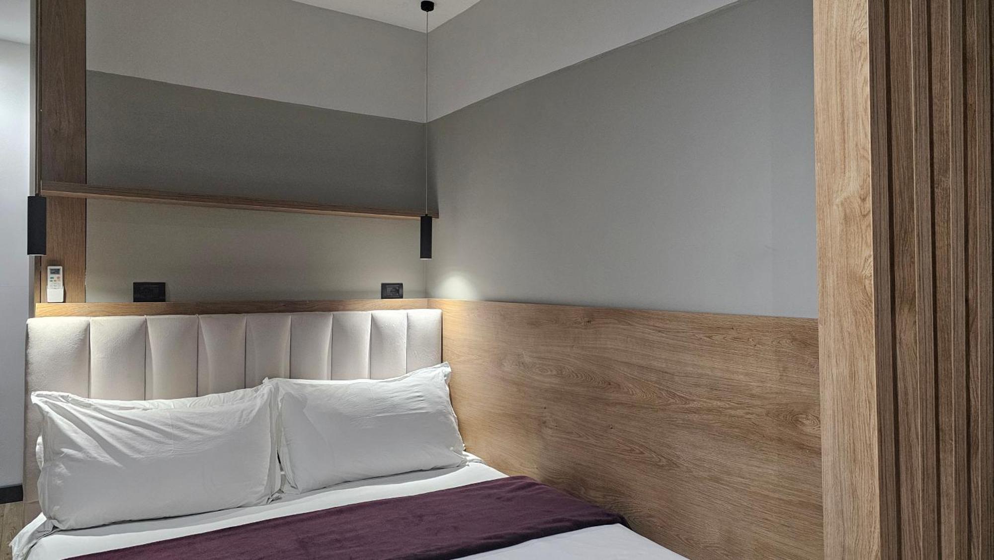 Tam Serviced Studio Apartments Next To Blloku Tiranë Ngoại thất bức ảnh