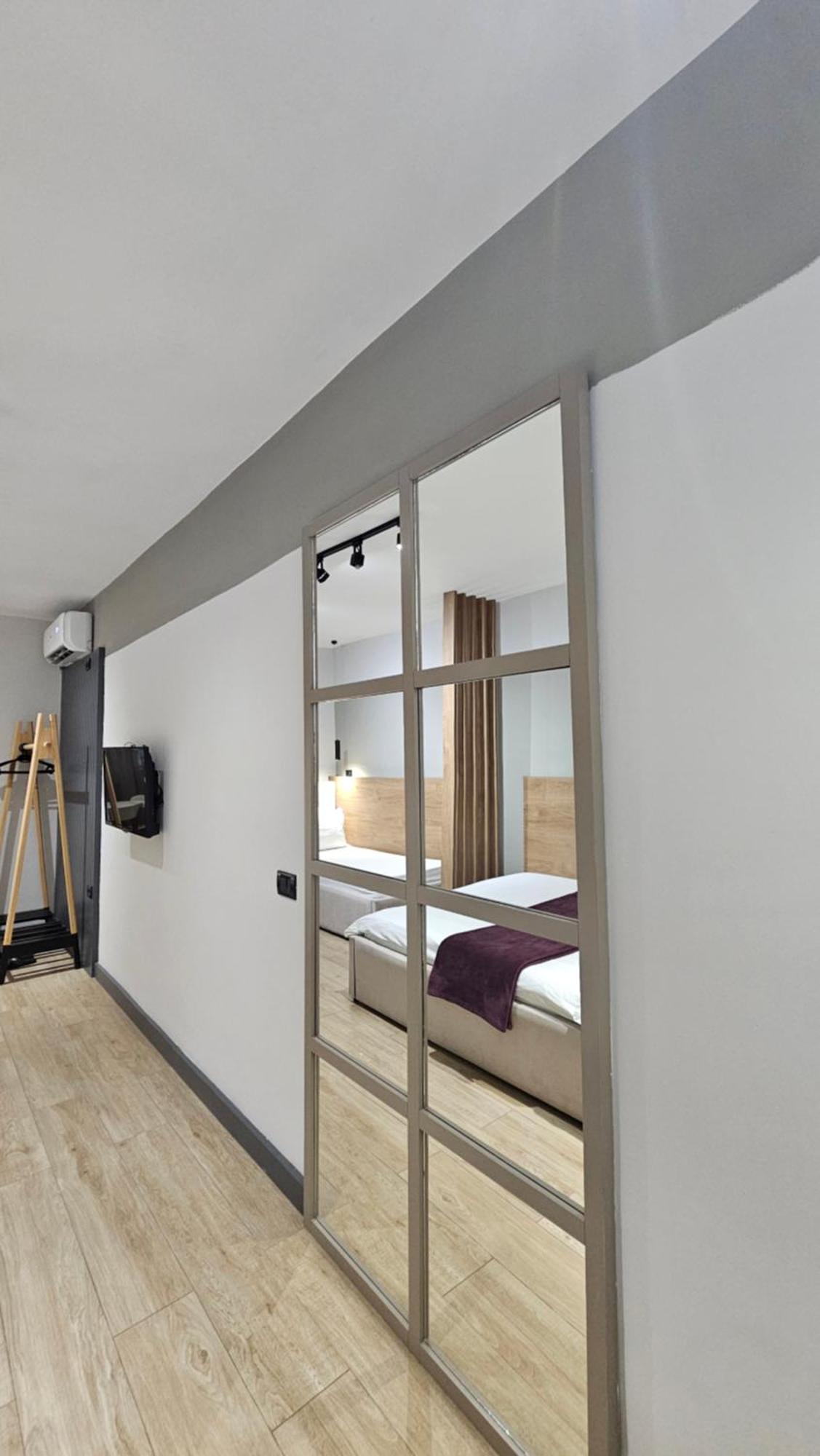 Tam Serviced Studio Apartments Next To Blloku Tiranë Ngoại thất bức ảnh