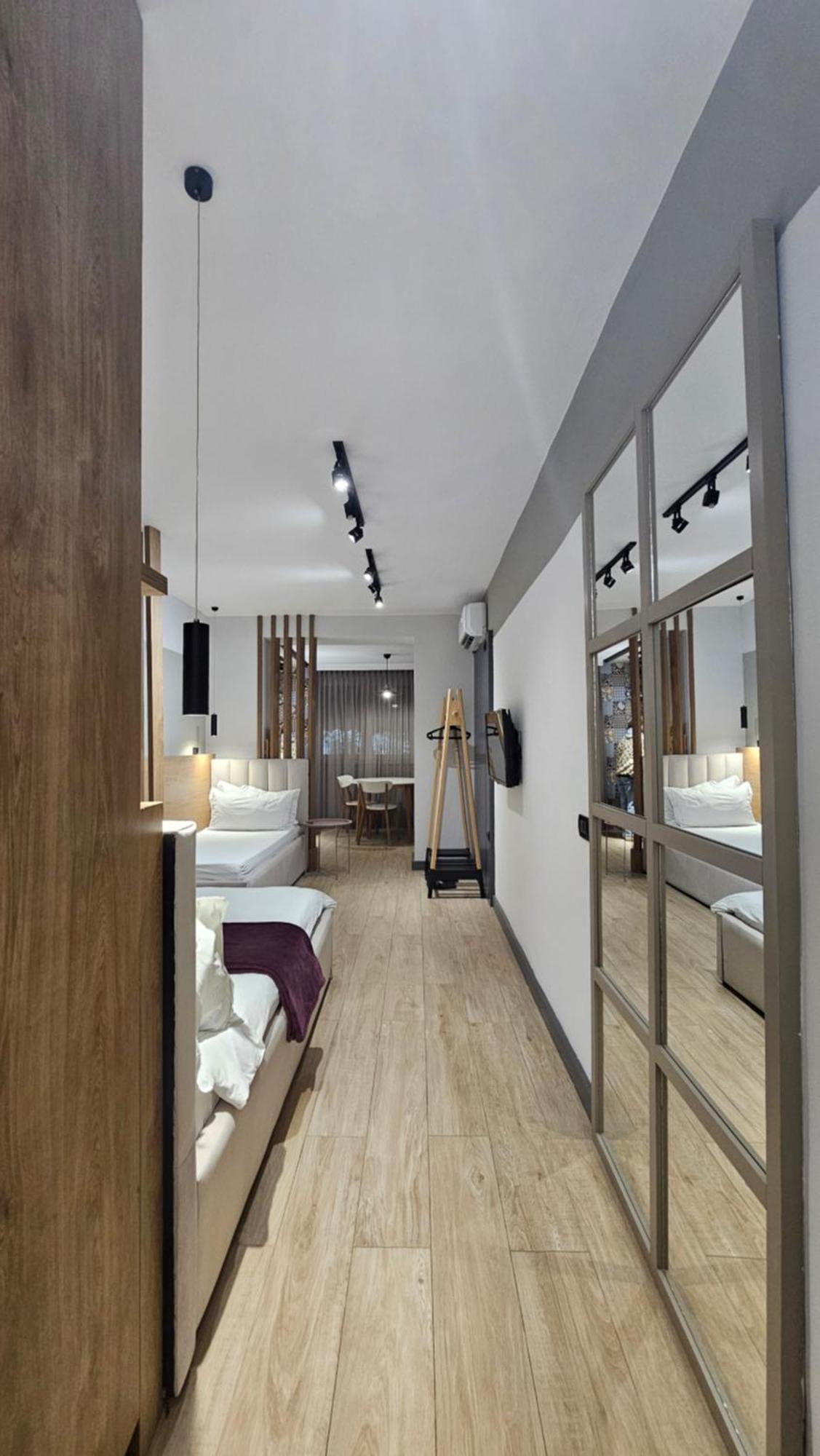 Tam Serviced Studio Apartments Next To Blloku Tiranë Ngoại thất bức ảnh